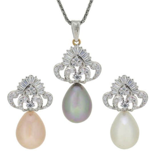 Gold Set with Changeable Pearls