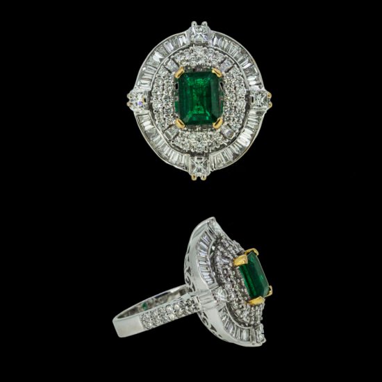 Gold ring with diamonds and African Emerald.