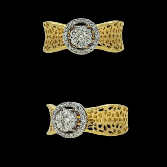 Gold ring with diamonds