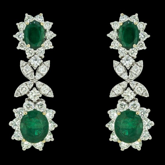 Gold earrings with diamonds and emerald