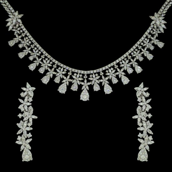 Italian made Gold necklace set studded with diamonds