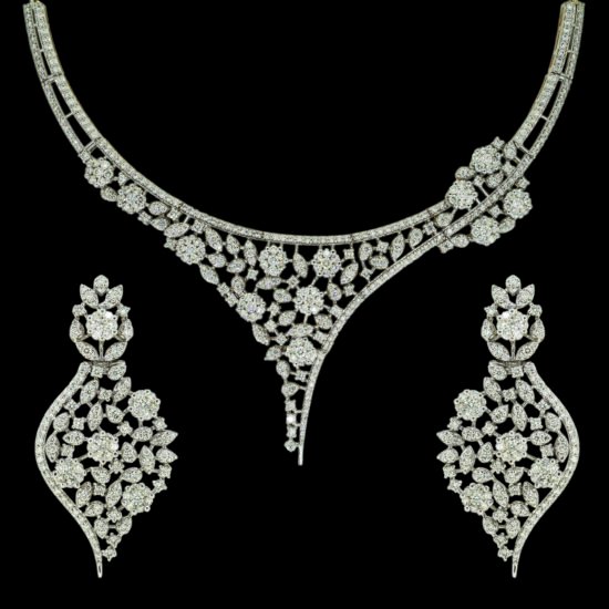 Gold Necklace Set with diamonds